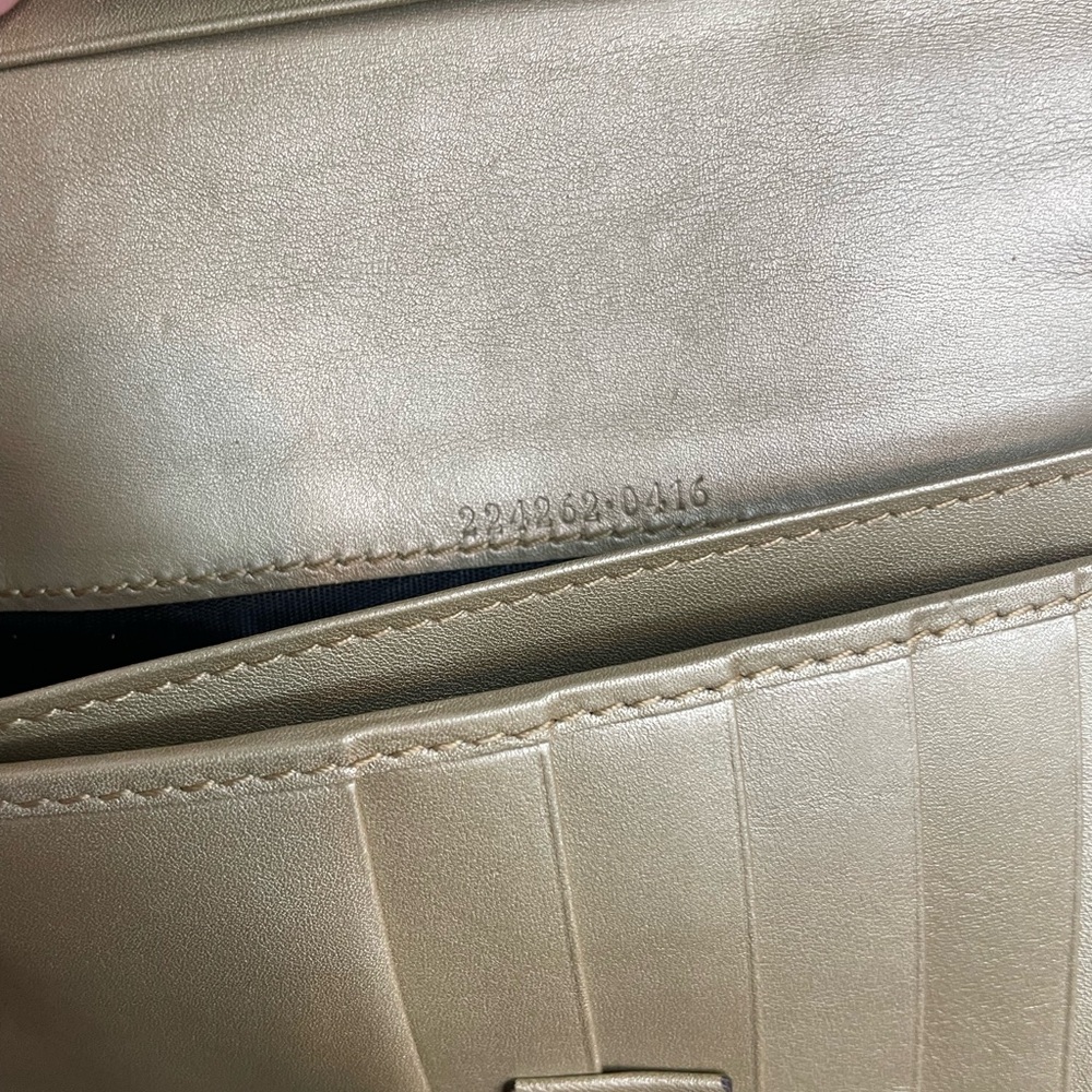 EUC Gucci Gold Imprime GG WOC - Picture 15 of 16